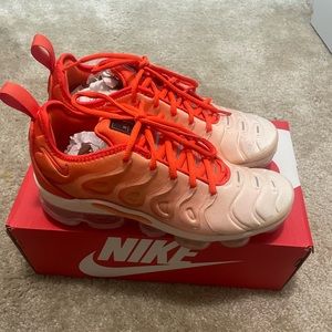 Womens vapormax plus